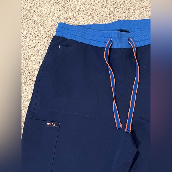 DOLAN Scrubs - Hope 11-Pocket Scrub Jogger Pant
Medium / Tall / Navy Colorblock - Picture 3 of 5